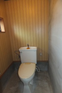 横田倉庫トイレ